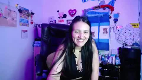 Linda Cataleya-  mackenzie girls online show from December 2025 08:01:01 AM