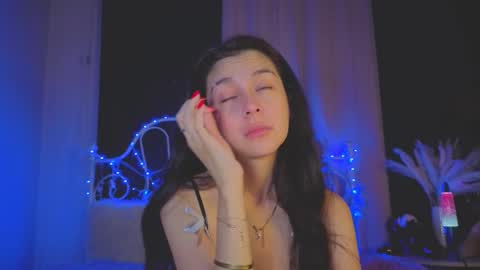 Tiffany online show from October 2025 01:05:01 AM