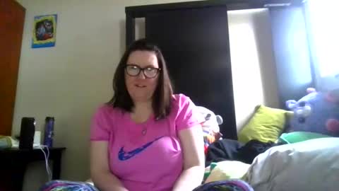 fuzzypeaches87 online show from March 2026 05:27:02 PM