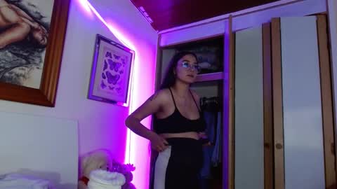 Victoria online show from January 2025 01:53:01 AM