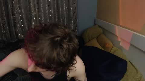 Ian online show from December 2025 03:22:02 AM