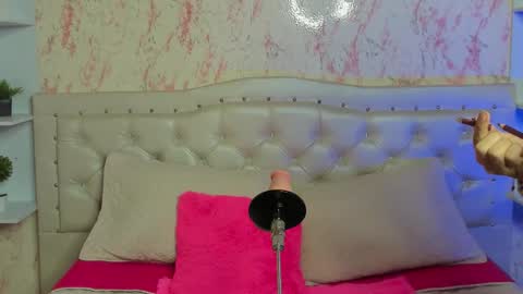 gabbieskinny online show from November 2025 03:01:02 PM