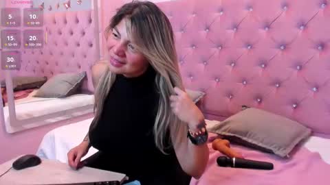 Gaby Santos online show from February 2026 12:50:01 PM