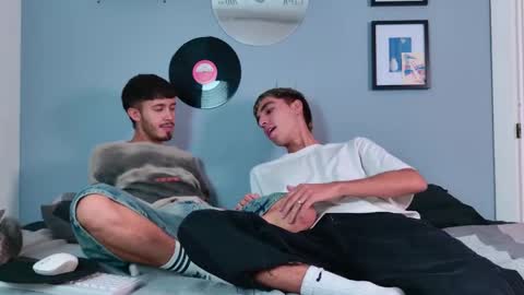 gabriel_and_geronimo online show from October 2025 02:44:01 AM