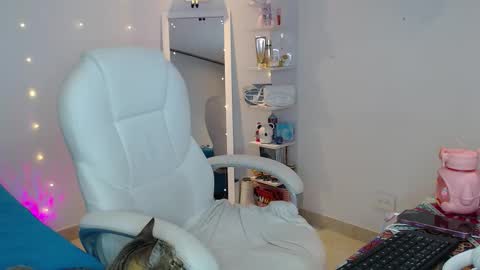 Snapshot of gabriela_morales01 chatting on November 2025 06:47:02 AM . online show from November 2025 06:47:02 AM