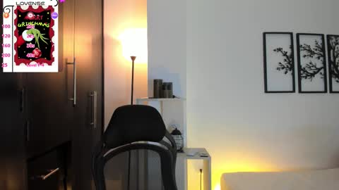 Gabriella online show from December 2025 07:55:01 PM