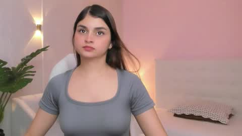 Gabriella online show from November 2025 10:32:01 PM