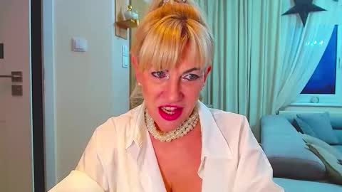 GabrielleMature online show from January 2026 03:25:02 PM