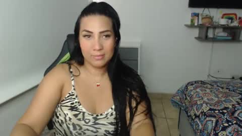 Snapshot of gaby_bluexx chatting on February 2025 03:49:01 PM Gaby Blue online show from February 2025 03:49:01 PM