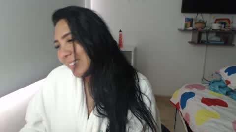 Snapshot of gaby_bluexx chatting on February 2025 12:15:02 PM Gaby Blue online show from February 2025 12:15:02 PM