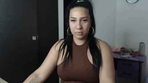 Snapshot of gaby_bluexx chatting on November 2025 06:39:01 PM Gaby Blue online show from November 2025 06:39:01 PM