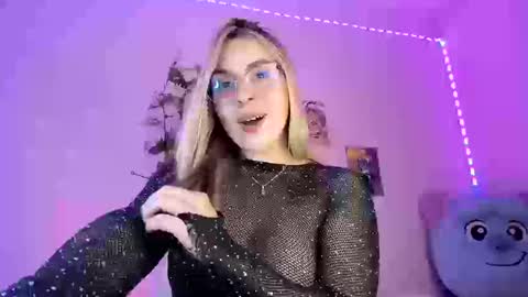 GABRIELA online show from September 2025 12:01:01 AM