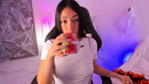 Gabriela online show from October 2025 04:53:02 PM