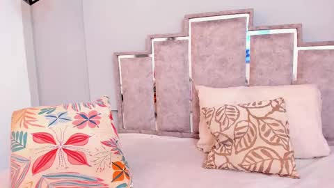 gabyyjones online show from February 2025 11:25:01 AM