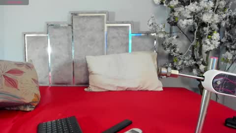 gabyyjones online show from September 2025 11:26:01 AM