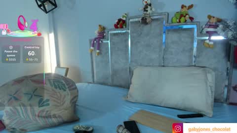 gabyyjones online show from December 2025 11:39:02 AM