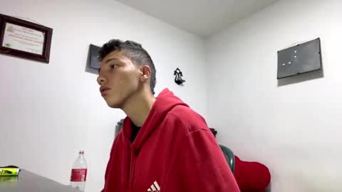 Snapshot of gadiel_sex chatting on April 2026 08:40:02 AM gadiel_sex online show from April 2026 08:40:02 AM