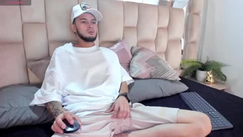 Snapshot of gael_coral chatting on November 2025 04:03:01 AM Gael Coral some hot latinos online show from November 2025 04:03:01 AM