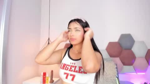 GahiaBelucci online show from April 2026 06:19:02 PM