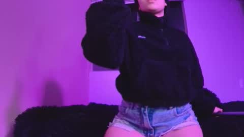 gaia_sweet_ online show from September 2025 06:36:01 AM