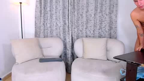 gal_stone_ online show from April 2026 01:19:01 AM