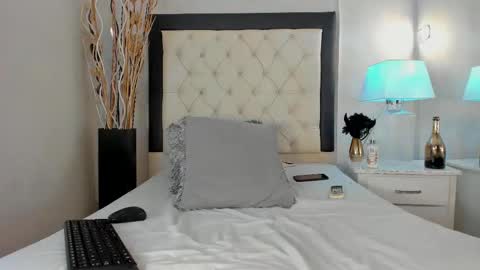  Gale  online show from October 2025 01:12:02 PM