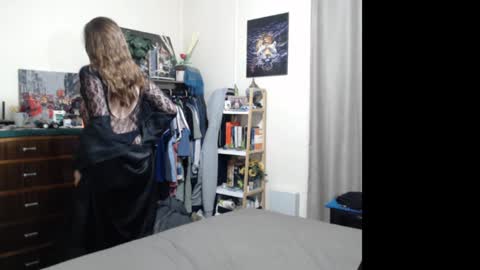 HOT  online show from February 2025 10:05:01 AM