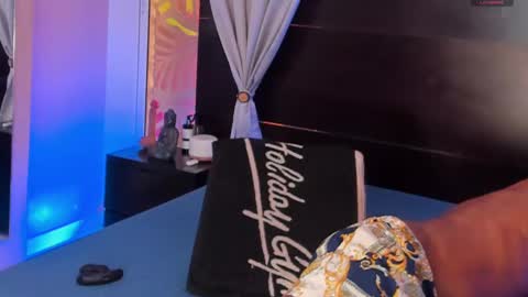 Alejo  online show from September 2025 07:08:02 PM