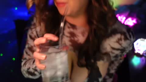 Jenna  - be back MONDAY night.  online show from December 2024 05:20:02 AM