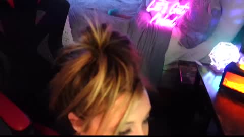 Jenna  - be back MONDAY night.  online show from December 2024 10:17:02 AM