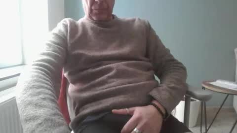 garou75 online show from February 2026 01:45:01 PM