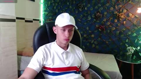 garuo_18 online show from November 2025 03:39:02 AM