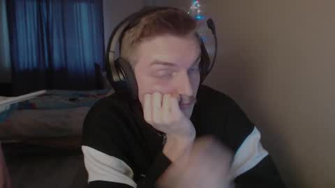 Snapshot of gasturfahe chatting on March 2025 03:20:02 PM gasturfahe online show from March 2025 03:20:02 PM