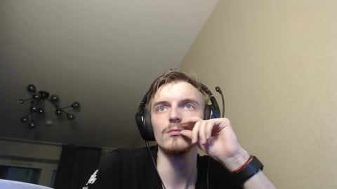 Snapshot of gasturfahe chatting on November 2025 05:44:01 PM gasturfahe online show from November 2025 05:44:01 PM