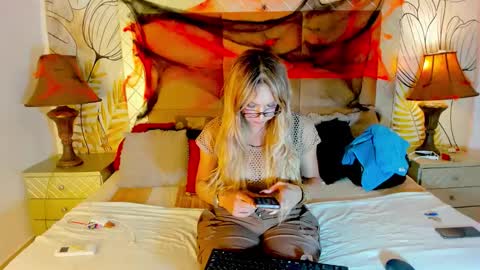 melanny villa online show from October 2025 09:48:02 PM