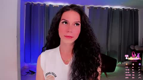 Vnecis Marn online show from April 2026 06:52:02 PM