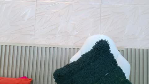 gaviluc_ online show from June 2026 01:02:02 PM