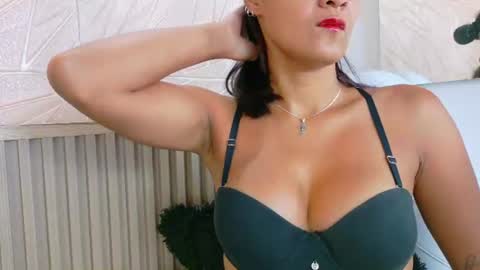 gaviluc_ online show from June 2026 12:26:01 PM