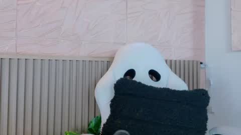 gaviluc_ online show from June 2026 11:58:01 AM