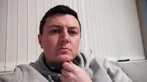 Snapshot of gaz101993 chatting on November 2025 10:31:02 PM GazP online show from November 2025 10:31:02 PM