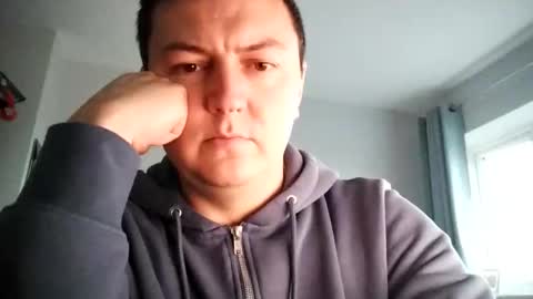 Snapshot of gaz101993 chatting on November 2025 03:54:02 PM GazP online show from November 2025 03:54:02 PM