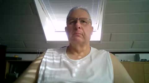 Snapshot of geiler_harald chatting on April 2026 02:15:01 PM Harald online show from April 2026 02:15:01 PM