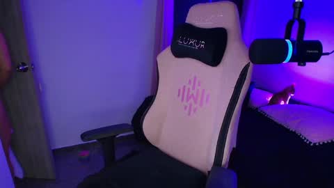 geminis11 online show from April 2026 02:27:01 AM