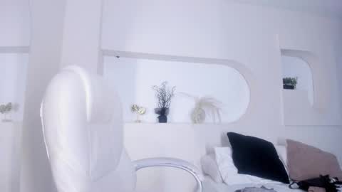 geminis muentes online show from December 2025 11:59:01 AM