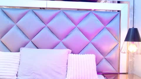 Snapshot of gemma_sm chatting on November 2025 03:06:01 AM Maria online show from November 2025 03:06:01 AM