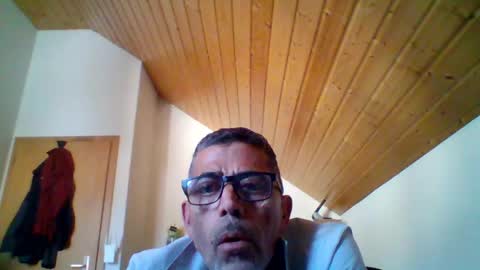 Snapshot of gen3841 chatting on May 2026 12:32:01 PM Gen online show from May 2026 12:32:01 PM
