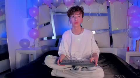 Genesis online show from October 2025 03:21:02 AM