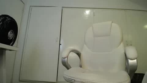 Snapshot of genesis_moretz chatting on January 2025 03:37:01 AM GENESIS online show from January 2025 03:37:01 AM