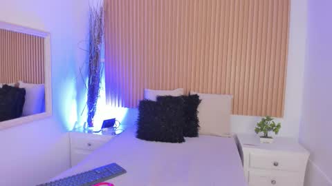     online show from February 2026 01:43:01 PM