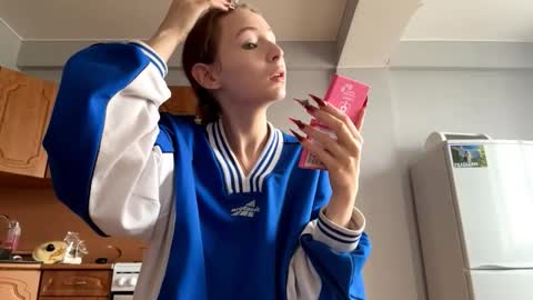 Emmi online show from September 2025 05:09:01 AM